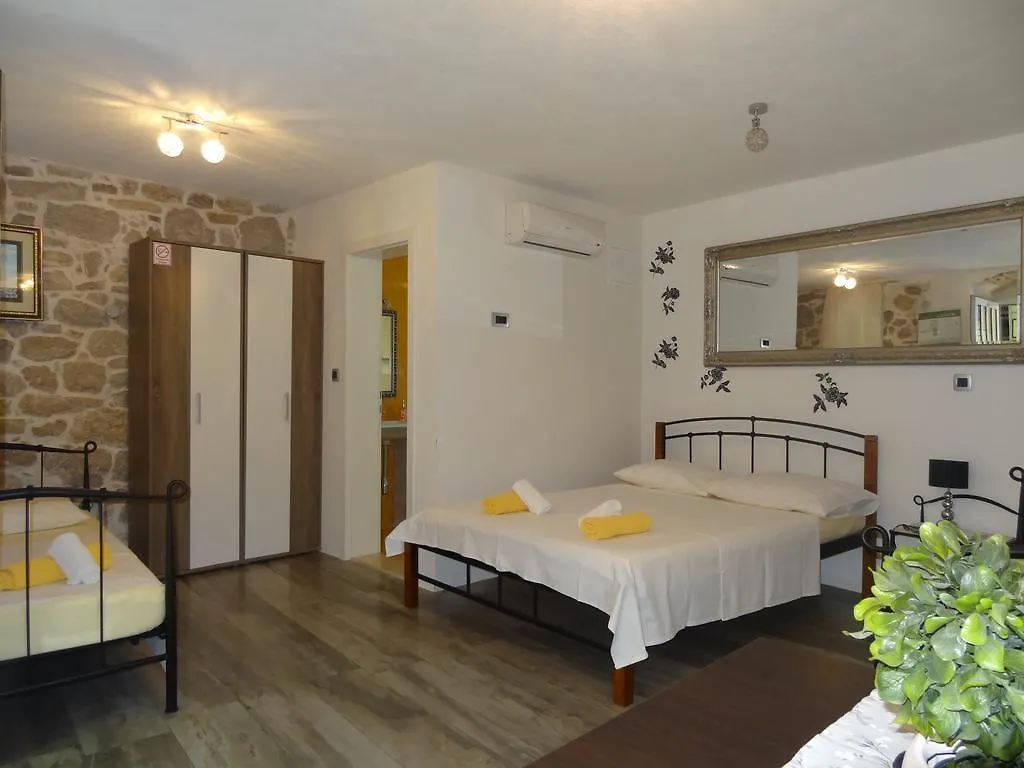 Apartments Nikolla Split