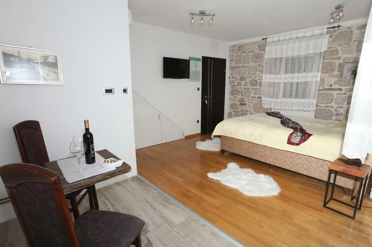 Apartments Nikolla Split