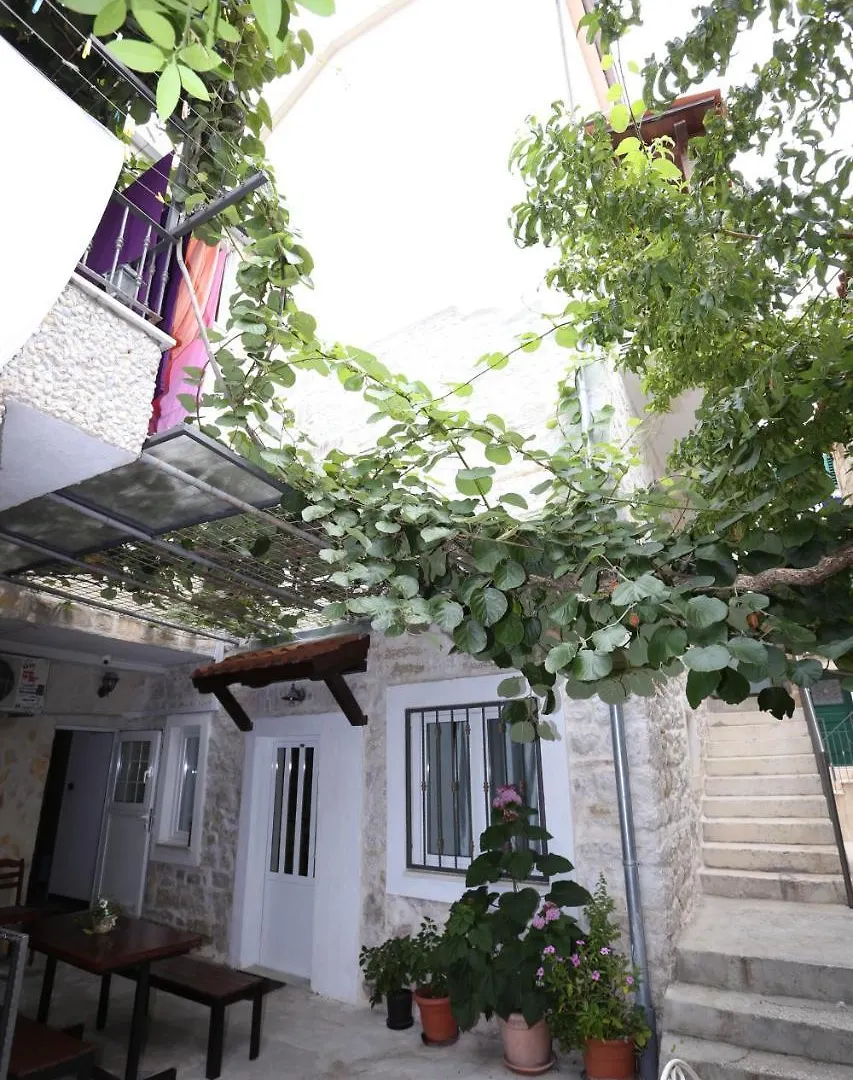 Apartments Nikolla Сплит