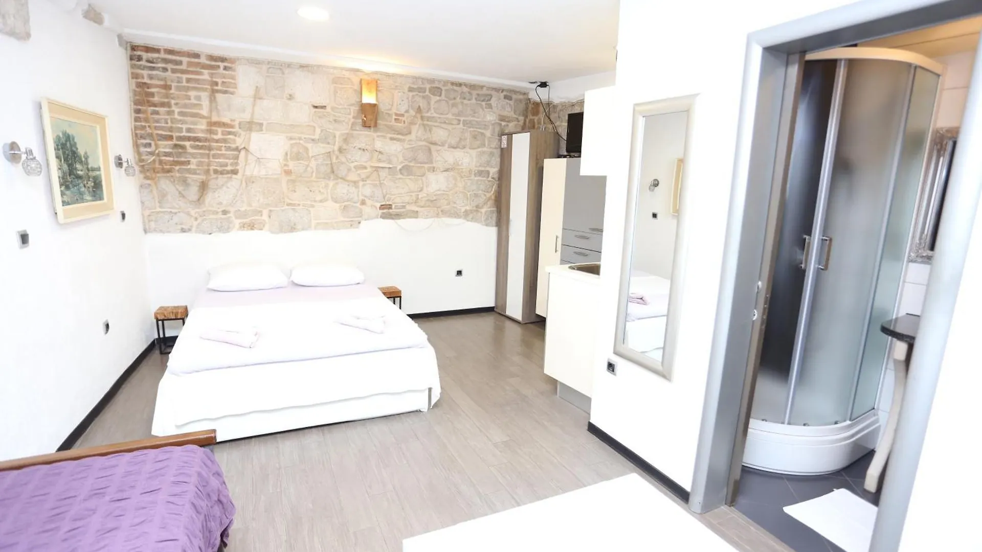 Apartments Nikolla Split 0*,  Croatia