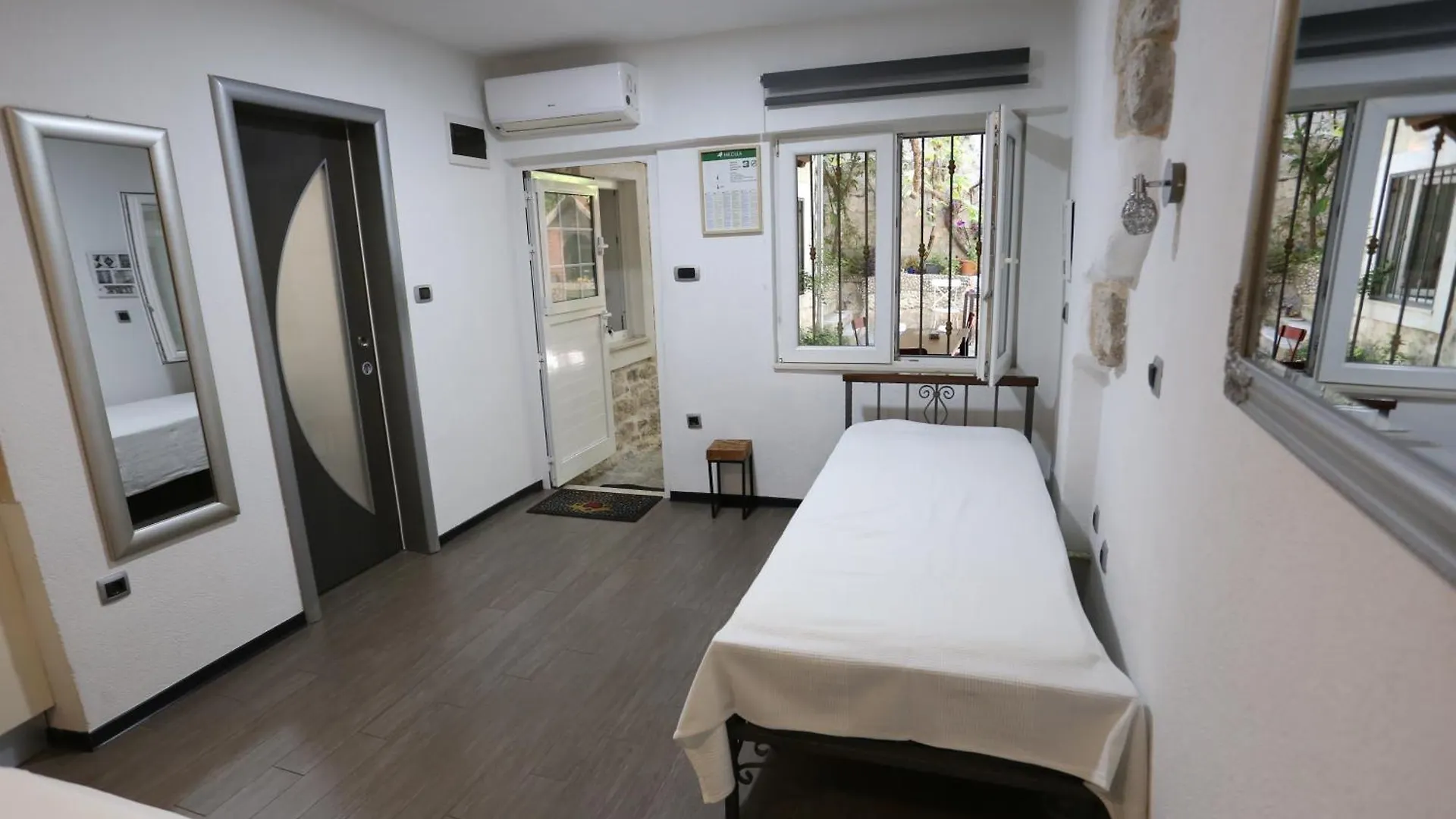 Apartments Nikolla Split 0*,